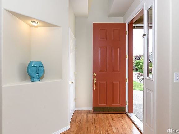 3rd image of 23019 SE 13th Pl