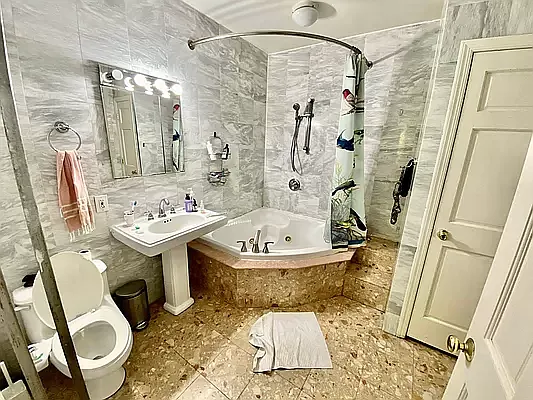 Rented by Compass | media 17