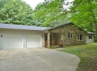 133 E Maple Ridge Dr, Midland, MI 48642