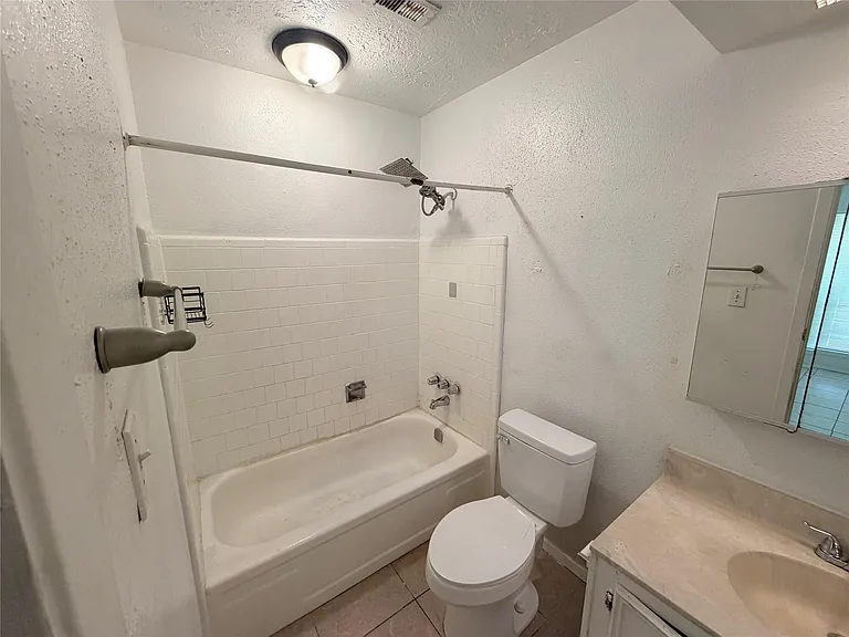 6622 Castleview Ln — Photo 14