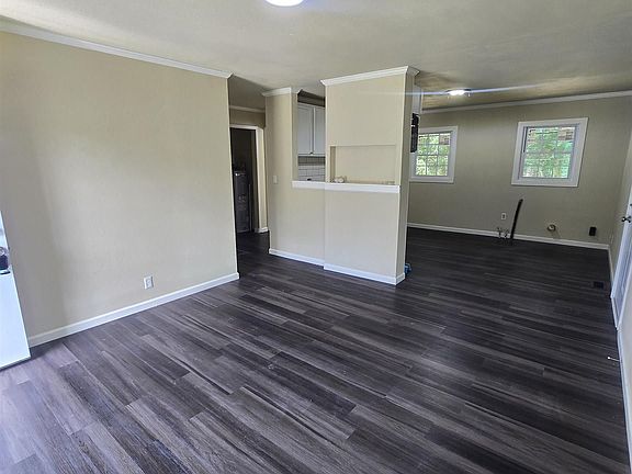 4th image of 1126 Foster Cir