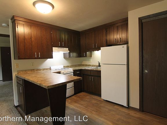 2nd image of 840 Park St APT 8