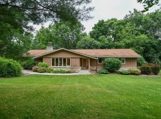 422 Gower Bae, Wales, WI 53183