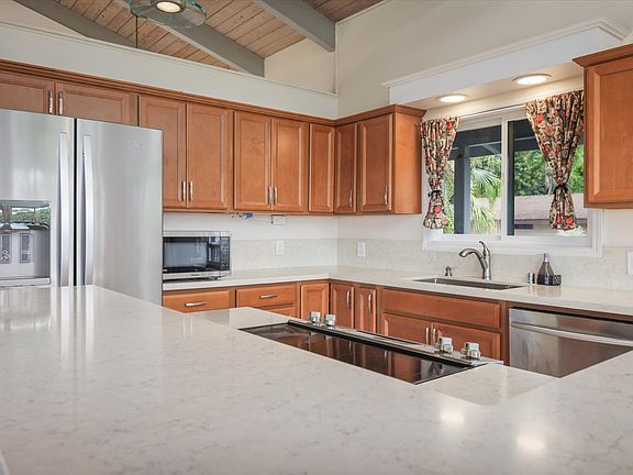 3rd image of 75-367 Nani Kailua Dr