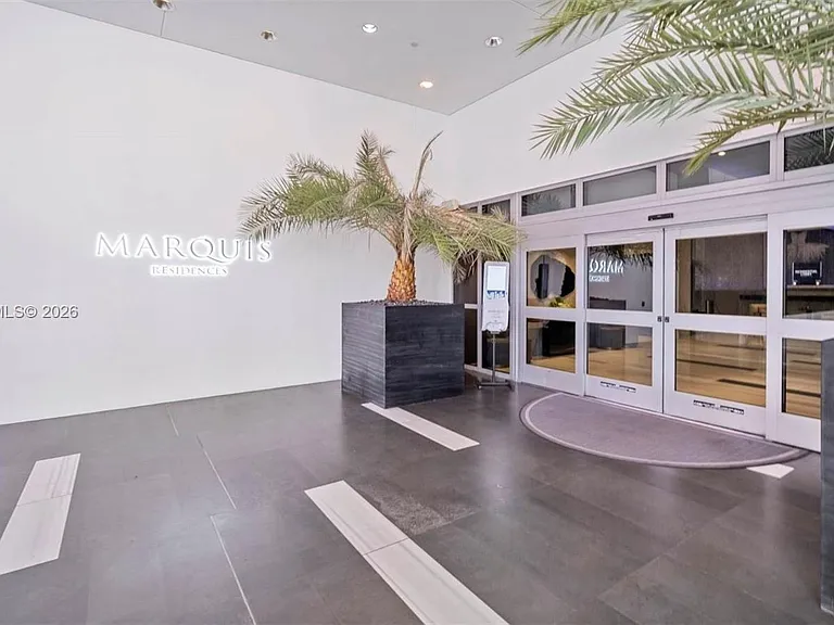 1100 Biscayne Blvd #4002 — Photo 7