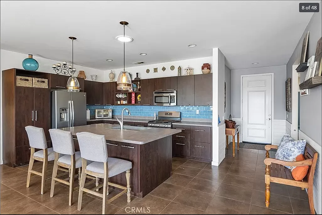 4 bed, 2100 sqft, $3,900 — Photo 4