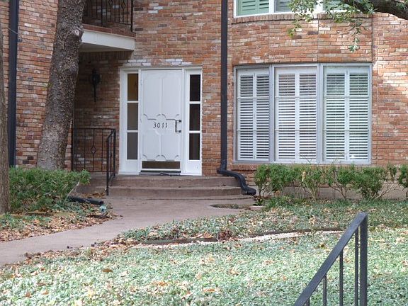 2nd image of 3011B Mahanna Springs Dr