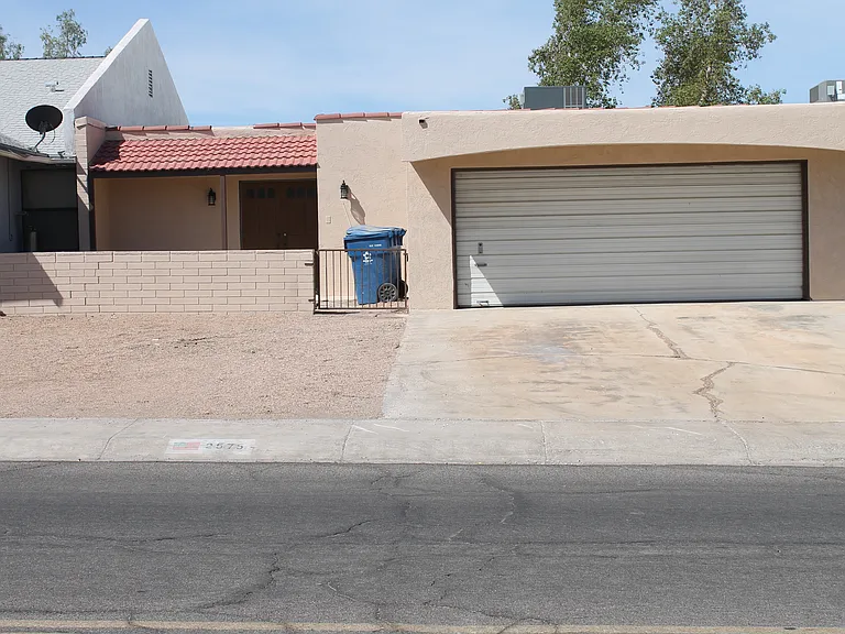 2575 Country Club Dr — Photo 11