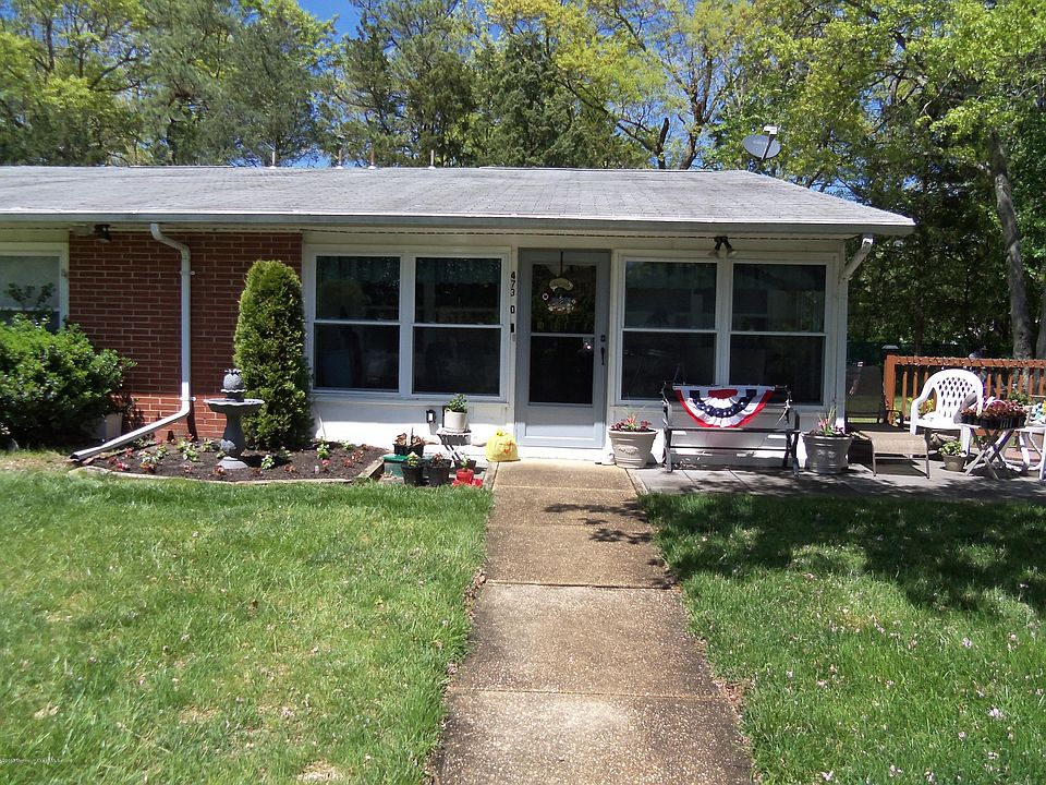 1st image of 473 Thornbury Court #D