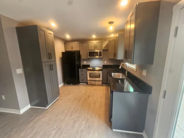 496 Emerson Dr, Falling Waters, WV 25419