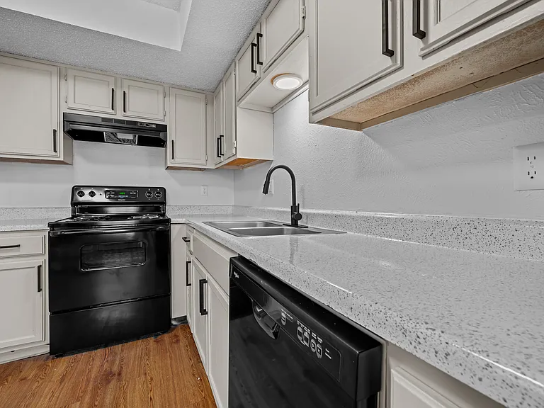 Little Creek Apartments — Photo 29