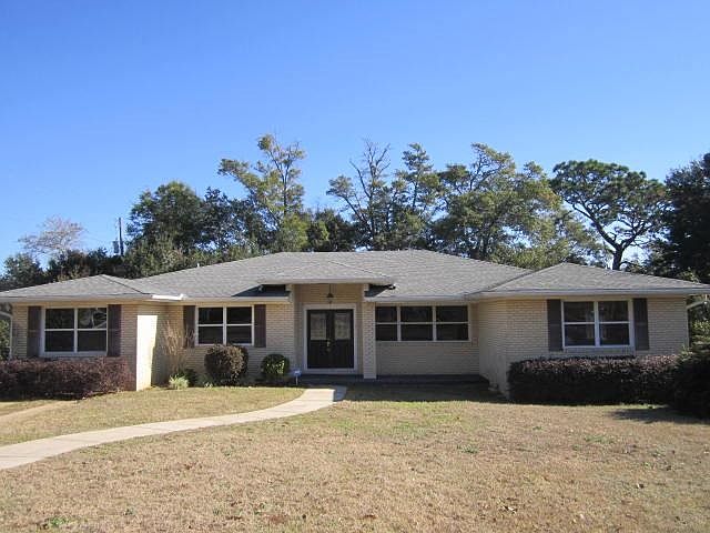 1st image of 2490 Magnolia Ave