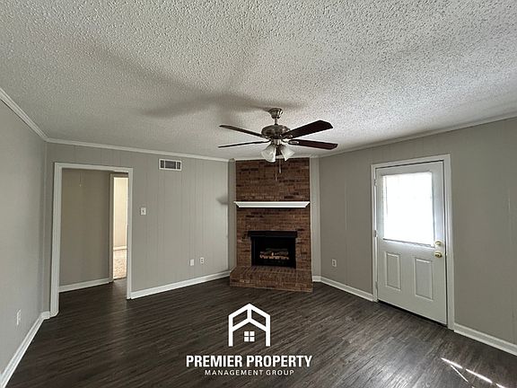 5th image of 7051 Lake Forest Dr N