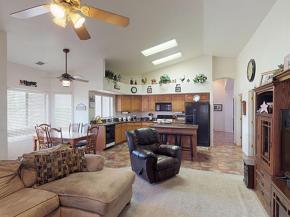5th image of 1291 E Laurel Ct
