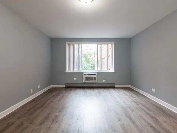3827 N Pine Grove Ave #1, Chicago, IL 60613