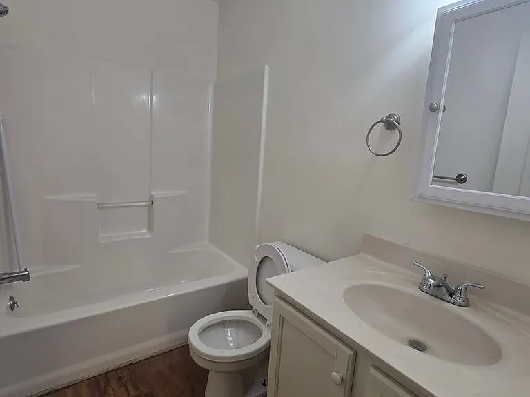 407-411 Richard Dr — Photo 5