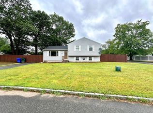 102 Starling Rd, Springfield, MA 01119
