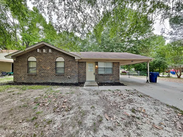 2940 Meadowbrook Dr, Horn Lake, MS 38637