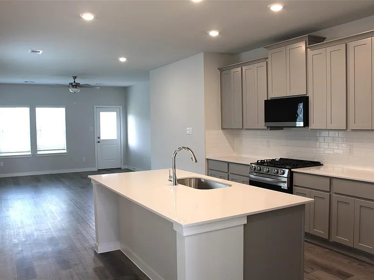 4018 Windy Whisper Dr — Photo 5