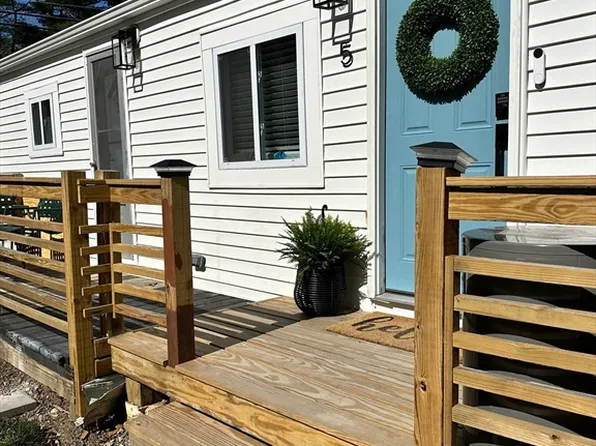 5 Keystone Rd, Holbrook, MA 02343