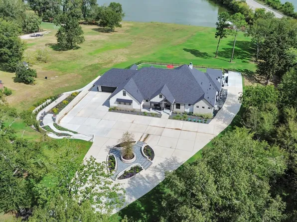 18828 Harbor Side Blvd, Montgomery, TX 77356
