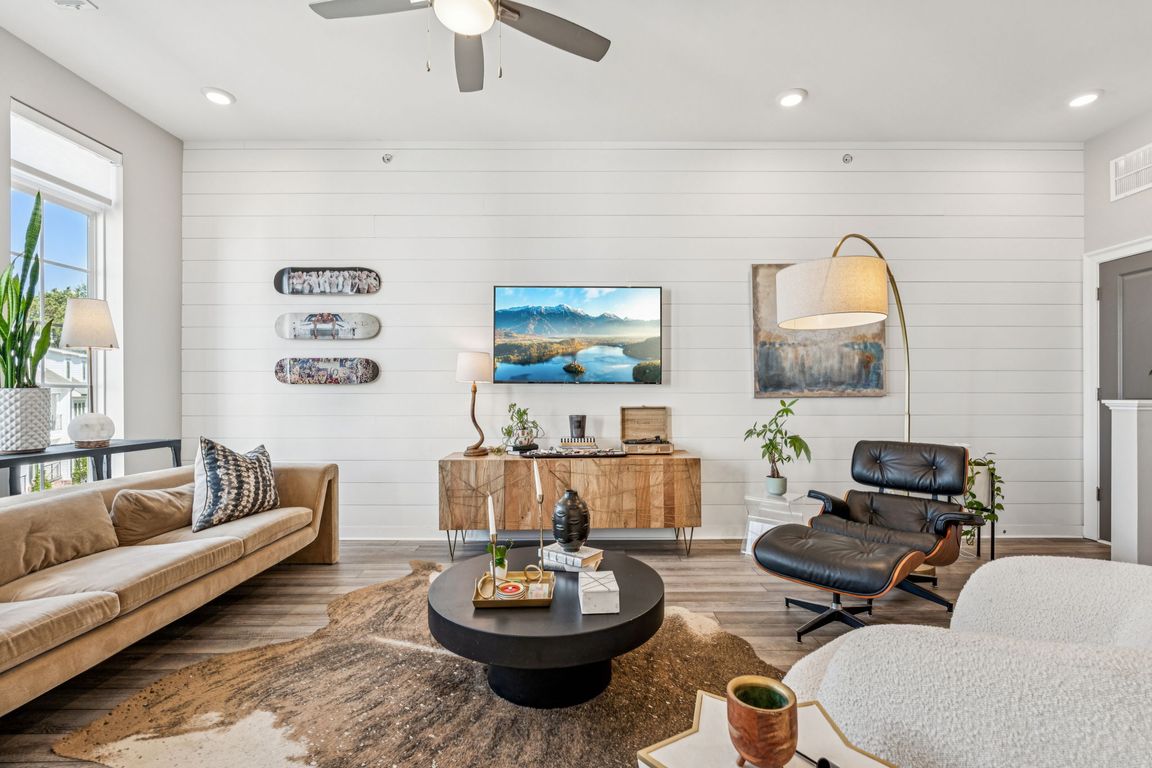 next background image