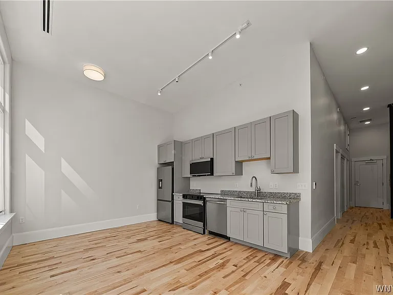 130 Pearl St — Photo 14