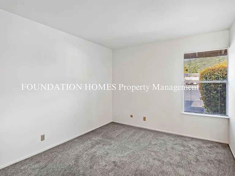 158 Roundtree Blvd — Photo 9