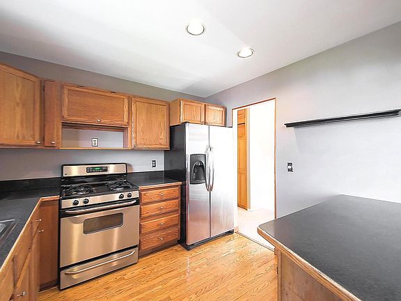 3rd image of 23536 Cranbrooke Dr
