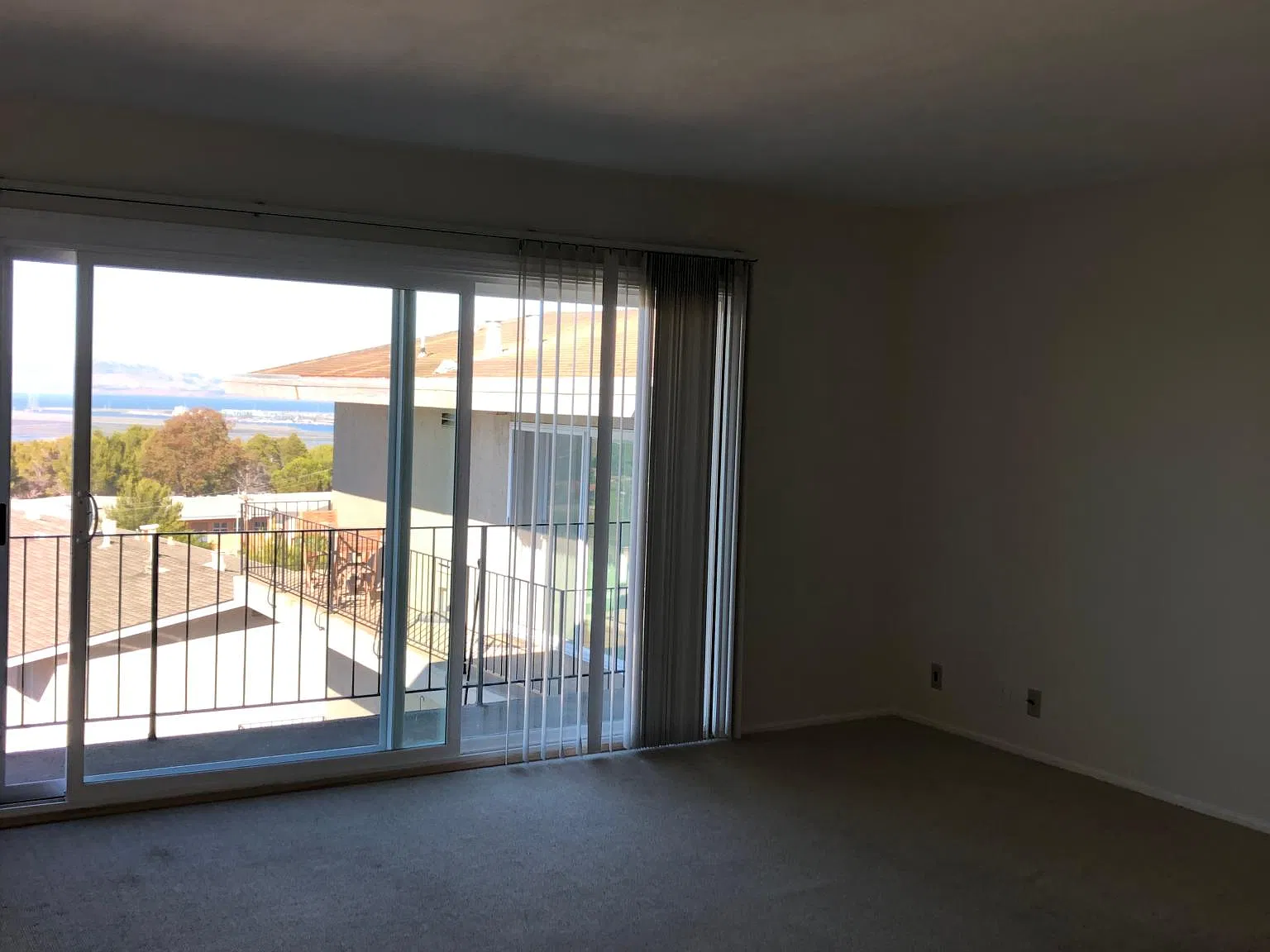 2 bed, 950 sqft, $3,500 — Photo 4