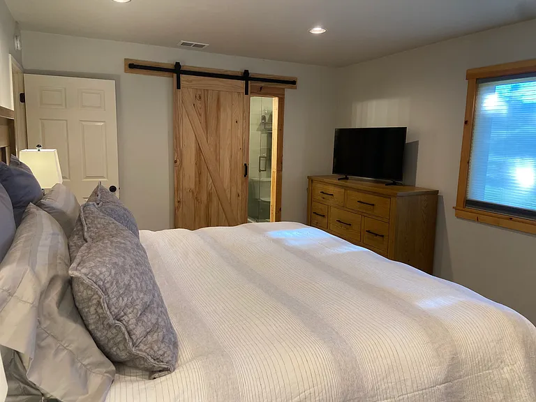 125 Wagon Wheel Rd — Photo 31