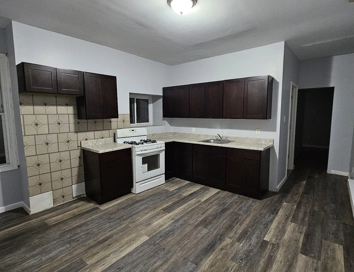 3 bed, $2,250 — Photo 2
