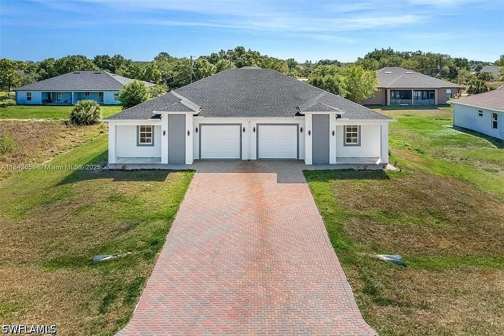 3 bed, 2.0 bath, 1218 sqft, $1,800 — Photo 1