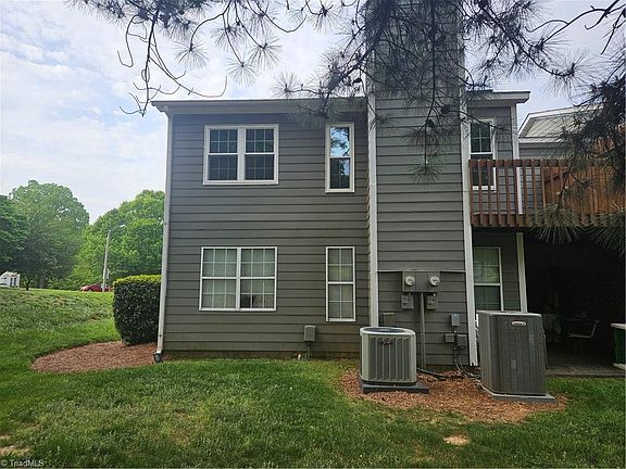 4th image of 737 Shelby Dr APT D
