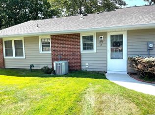 217 Woodbridge Dr UNIT B, Ridge, NY 11961