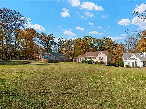 5th image of 955 Sherwood Oaks Dr