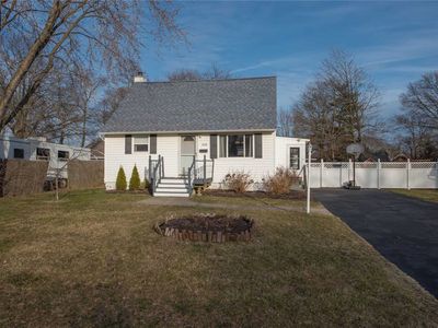 834 Ocean Ave, West Islip, NY, 11795