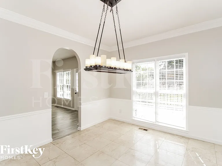 224 Tennis Court Ln NW — Photo 5