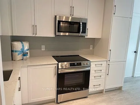2450 Old Bronte Rd #421 — Photo 2