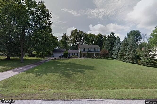 Beautiful Front Yard and Private Back Yard