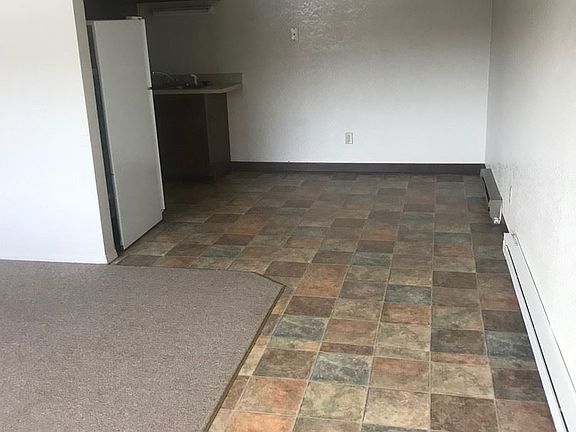 3rd image of 508 E Lyon St APT 4