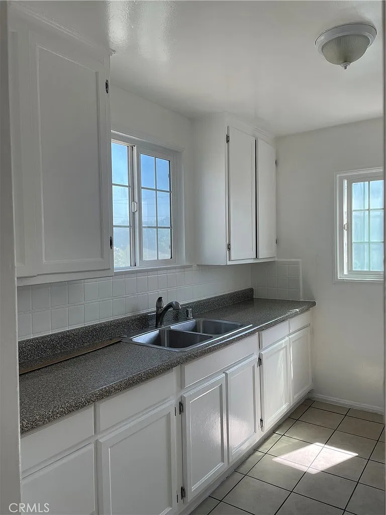 2 bed, 904 sqft, $2,750 — Photo 4