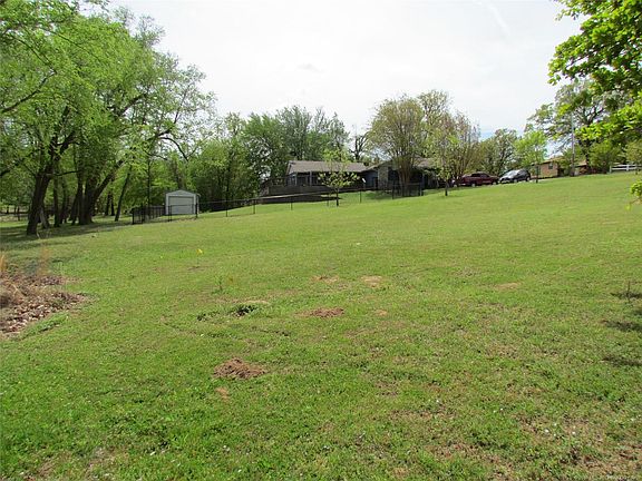 5th image of 1792 E McGill Cir