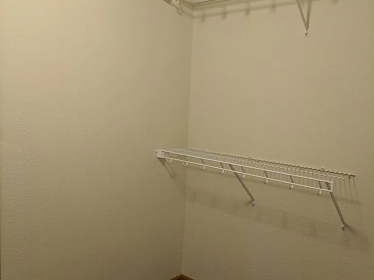 West Lake II Apartments — Photo 40