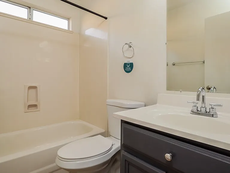 2214 E Aire Libre Ave — Photo 14
