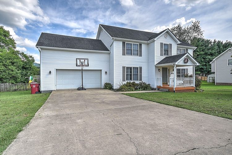 1st image of 2913 Muskett Dr