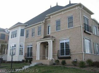 24901 Earlsford Dr, Chantilly, VA 20152