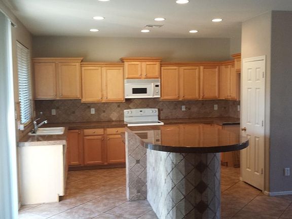 3rd image of 9855 E Lindner Ave