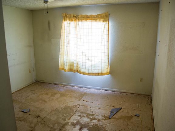 4th image of 1529 W Andorra Dr