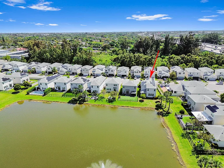 1826 Lake Cove Dr — Photo 42